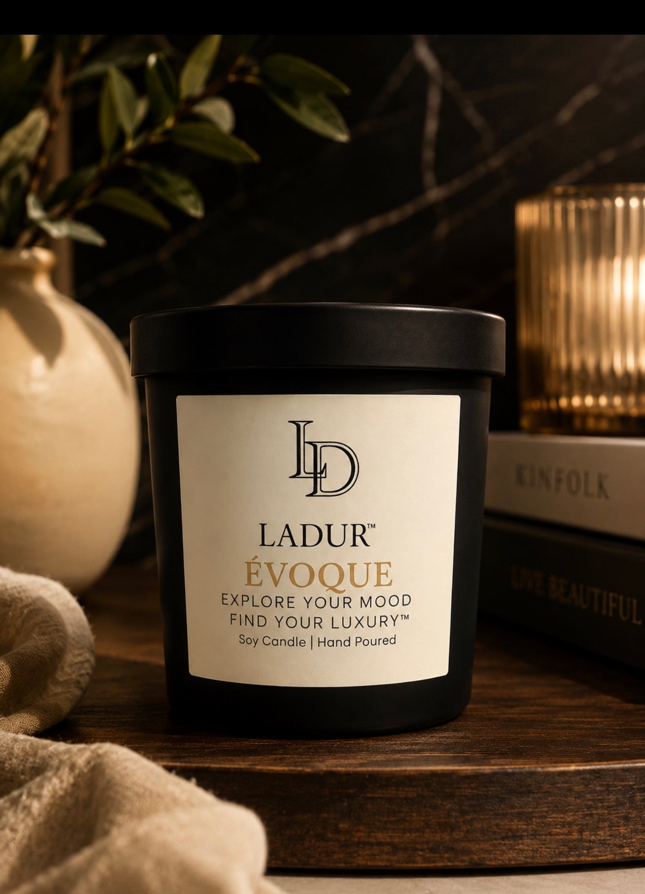 ÉVOQUE – Soy Candle, Net 08 oz | Wooden Wick | Warm Woods | Soft Saffron Spice